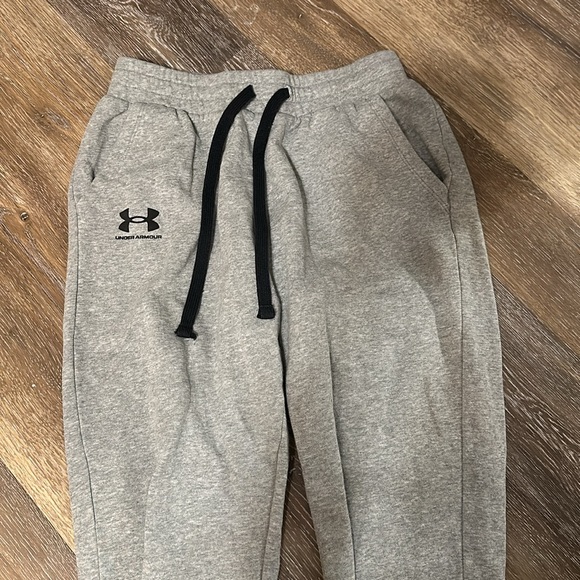 Under Armour Sweatpants - Picture 2 of 3